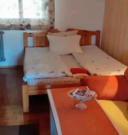 Nina Guest house *